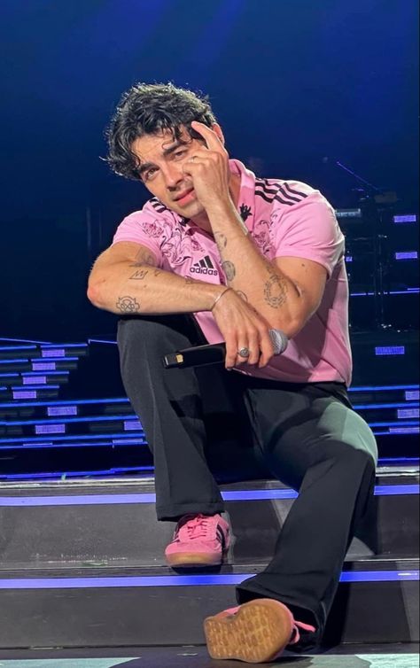 toronto Joe Jonas The Tour, Joe Jonas Style, Joe Jonas Wallpaper, Ariana Grande Big Sean, Hair Types Men, Mens Inspo, Jonas Brother, Man Crush Everyday, Joe Jonas