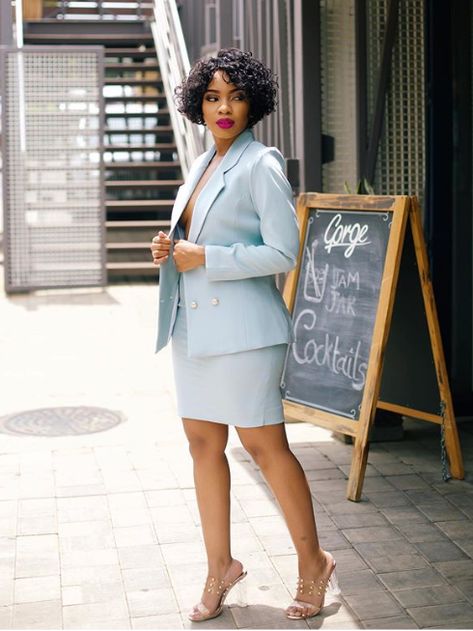 Boss Lady Outfit Classy, Cute Chic Outfits, Official Outfits, Boss Lady Outfit, Working Girl Style, Structured Fashion, Lady Outfit, Fashion Work Outfit, Ladies Suits