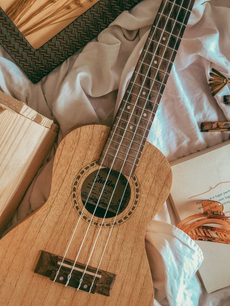 Music Aesthetic Ukulele, Ukulele Pictures Aesthetic, Ukulele Beach Aesthetic, Aesthetic Guitar Pictures, Ukelele Picture, Aesthetic Ukulele Pictures, Ukele Aesthetic, Ukalalee Aesthetic, Ukulele Astethic