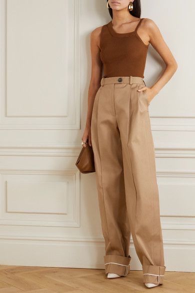 Beige Wide Leg Pants Outfit, Pleated Pants Outfit, Beige Wide Leg Pants, Beige Pants Outfit, Wide Pants Outfit, Wide Leg Pants Outfit, Winter Pants Outfit, Leg Pants Outfit, Peter Do