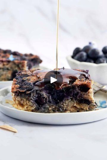 Blueberry Baked Oatmeal | Blueberry Baked Oatmeal | By Food Dolls | We've been making this
blueberry baked oats on repeat. And what we love about it is
it's all in one baking dish. Just add all of your
ingredients and you can use your favorite dairy or
non-dairy milk and give it a nice good mix. And then pop
this in the oven and then you're just going to dig right
in. Yes. Low Sugar Low Carb Recipes, Blueberry Baked Oats, Blueberry Baked Oatmeal, Oatmeal Blueberry, Ww Breakfast, Food Dolls, Healthy Bedtime Snacks, Non Dairy Milk, Blueberry Oat