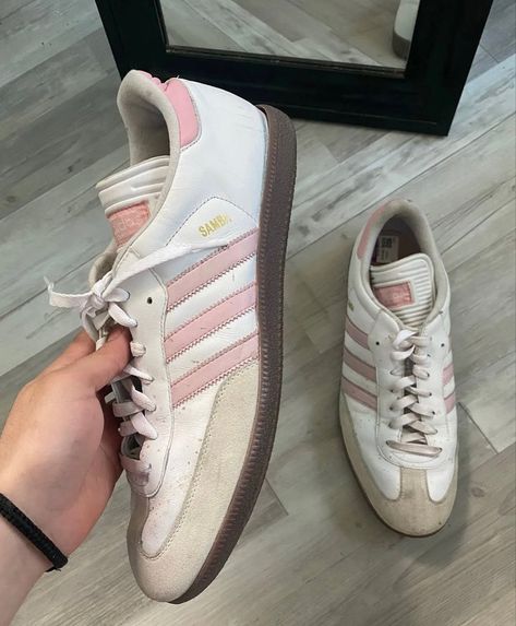 Adidas Sambas, Pretty Shoes Sneakers, Stunning Shoes, Hype Shoes, Shoe Inspo, Swag Shoes, Pink Vintage, Shoe Closet, Pretty Shoes