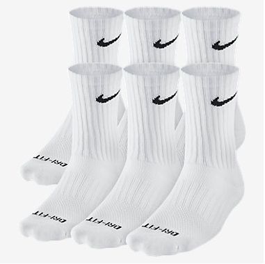 White Nike Socks, Estilo Nike, Nike Basketball Socks, Dri Fit Socks, Nike Crew Socks, Basketball Shorts Girls, Nike Slippers, Moisture Wicking Socks, Boty Nike