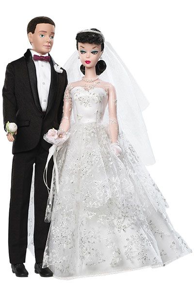 Our favorite wedding-day Barbies: The original Wedding Day Barbie Doll and Ken Set (1959) Barbie Rapunzel, Barbie Y Ken, Barbie Bridal, Barbie Wedding Dress, Wedding Doll, Barbie Bride, Barbie Wedding, Bride Dolls, Im A Barbie Girl