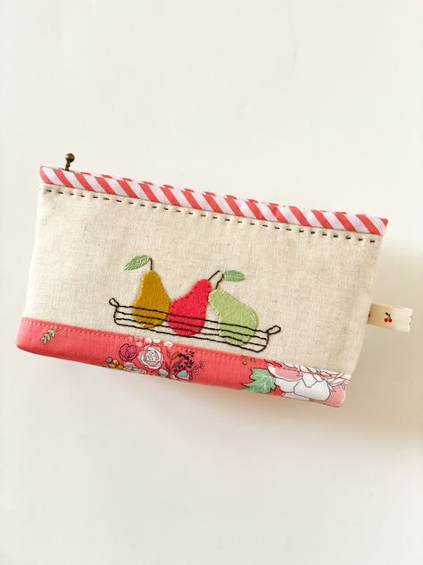 Minki Kim, Pear Pattern, Easy Face Mask Diy, Whimsical Style, Quilted Purses, My Sewing Room, Fabric Markers, Whimsical Fashion, Wool Applique