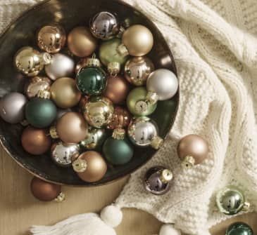 11 Best Places to Buy Holiday Decor: Shop Trees, Ornaments, and More | Apartment Therapy Copper Christmas Decor, Christmas Colour Schemes, Mini Christmas Ornaments, Pottery Barn Christmas, Christmas Apartment, Rainbows Christmas, Shatterproof Ornaments, Mini Ornaments, Christmas Trends