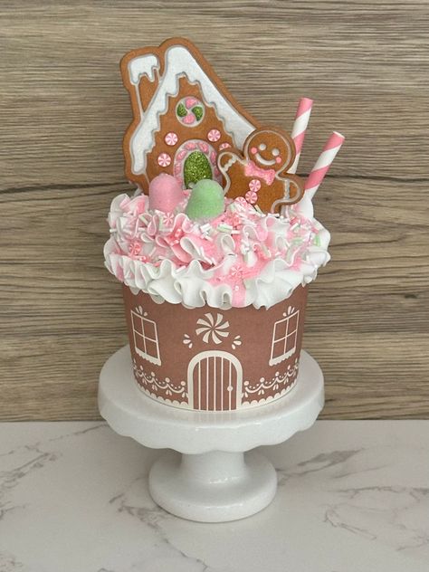 Jumbo Gingerbread House Cupcake - Etsy Sweet Candy Christmas Decorations, Cupcake Gingerbread House, Mens Birthday Cupcakes Ideas, Gingerbread Birthday Cake Ideas, Gingerbread Man Birthday Cake, Fake Bake Gingerbread House, Cupcakes Noel, Gingerbread Centerpiece Ideas, Fake Gingerbread Cake