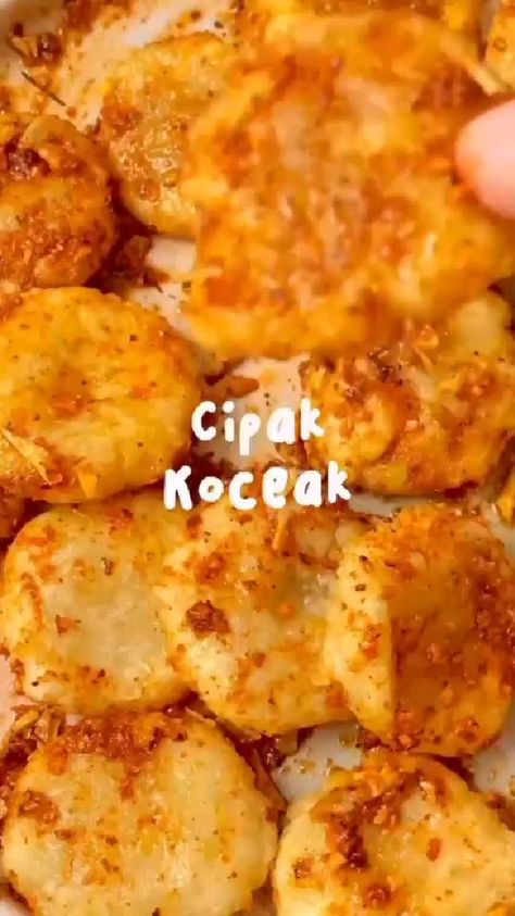 Resep Cemilan Simple, Healthy Chips Recipe, Dorayaki Recipe, Kuih Lapis, Culinary Cooking, Food Combining, Food Drinks Dessert, Food Recepie, Easy Cooking Recipes