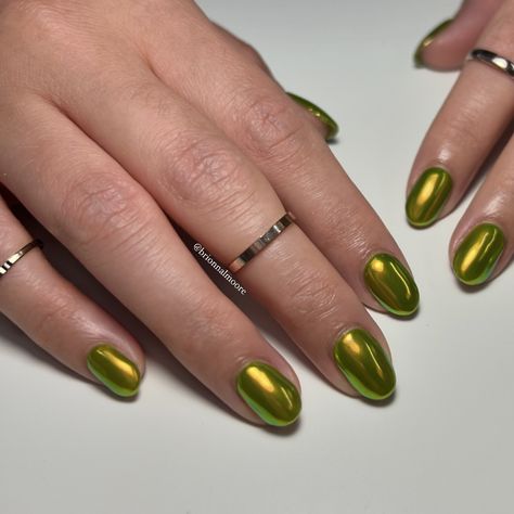 Green Nails +Chrome Powder🍏💚✨ ⚡️save for nail inspo ⚡️share with a friend who would wear these Using the color “Raising The Bar” with Topaz chrome powder for this beautiful nail look as we transition into fall nails🤩 are you ready for fall nails? ⚡️code Brionna saves you on PLA goodies 🛍️ ⚡️follow to see the chrome nail art tutorial #greennails #chromenails #chromenailart #chromenail #glitternailart #fallnailart #fallnails #falltrends #nailinspiration #nailsdaily #nailidea #nailideas #diyna... Green Chrome Nails Short, Green With Chrome Nails, Green Nails Chrome, 30th Birthday Nails, Nails Chrome Powder, Chrome Powder Nails, Green Chrome Nails, Chrome Manicure, Nails Chrome