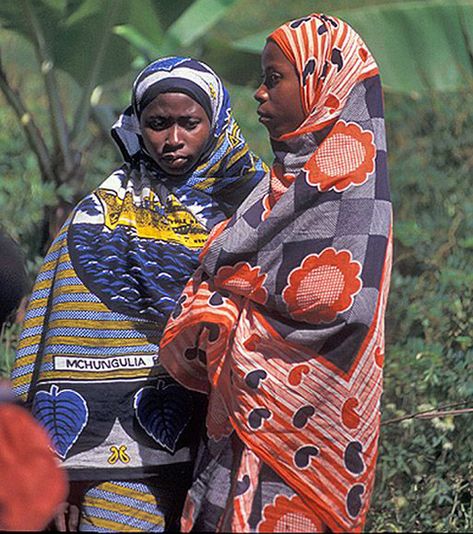 Tanzanian women Tanzanian Clothing, Bantu People, Traditional Textiles, African Life, San Jose State University, Horn Of Africa, African People, Folk Dresses, Southern Africa