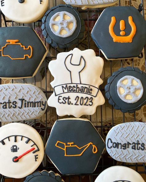 Auto Mechanic Graduation Party, Diesel Mechanic Graduation Party Ideas, Mechanic Cookies Decorated, Mechanic Party Ideas, Mechanic Cookies, Mechanics Birthday Party, Mechanic Party, Tool Cookies, Engineering Graduation