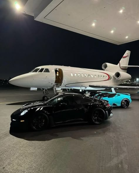 Tmax Yamaha, Billionaire Lifestyle Luxury Living, Luxury Private Jets, Wealthy Lifestyle, Private Jets, Money Talks, Super Rich, My Future Life, Rich Lifestyle