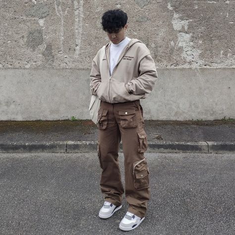 Flare Cargo Pants Outfit Men, Hoodie Cargo Pants Outfit Men, Brown Cargos Outfits Men, Tan Cargos Outfits Men, Light Brown Hoodie Outfit Men, Brown Outfit Men Street Styles, Brown Zip Up Outfit Men, Brown Cargo Outfit Men, Brown Streetwear Outfit Men