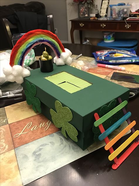 Kindergarten Leprechaun Trap, Leprechaun Traps Ideas, Make A Leprechaun Trap, Make A Leprechaun, Leprechaun Trap Ideas, Leprechaun Trap Project, Leprechaun Tricks, Kindergarten Projects, St Patricks Day Crafts