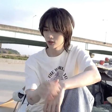 Beomgyu Long Hair, Styles Korean, Hair 2024, Choi Beomgyu, Txt Beomgyu, Wolf Cut, Korean Aesthetic, Hairstyles Ideas, Another Day