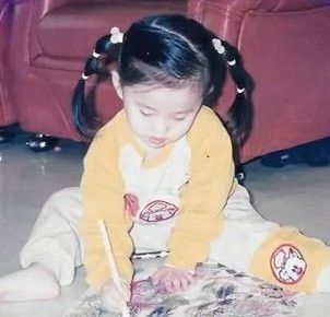 Soyeon Gidle, Korean Babies, Asian Babies, Baby Album, Pre Debut, Friends Poses, Kids Pictures, G I Dle