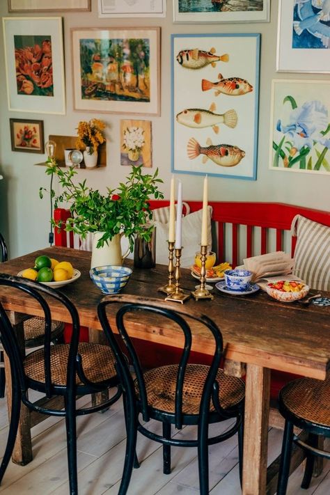 Swedish interiors Eclectic Home Vintage, Maximalism Dining Room, Rustic Eclectic Home, Swedish Interiors, Casa Vintage, Dining Nook, Eclectic Home, Eclectic Decor, House Inspiration