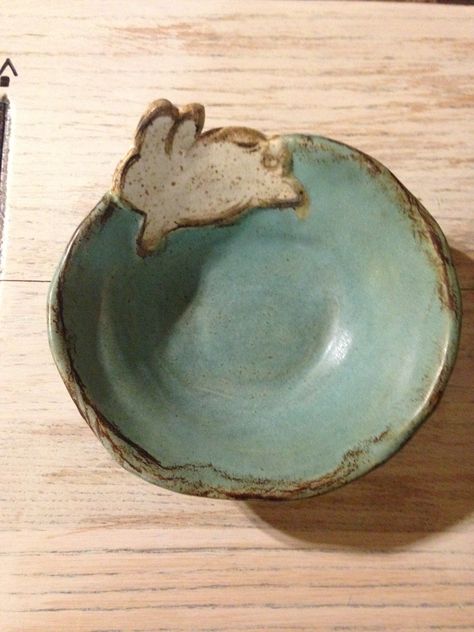 Pottery Easter Ideas, Easter Pottery Ideas, Bunny Pottery, Bunny Ceramic, Ceramic Rabbits Pottery, Clay Bunny Bowls, Pottery Sheep Handmade, Easter Pottery, Coil Pottery