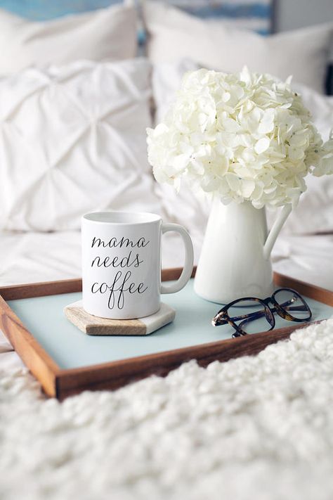 Cadeau Baby Shower, Mug Mockup, Tassen Design, Styled Stock Photography, Mug Gifts, Need Coffee, Classy Aesthetic, Mom Gifts, Mom Mug