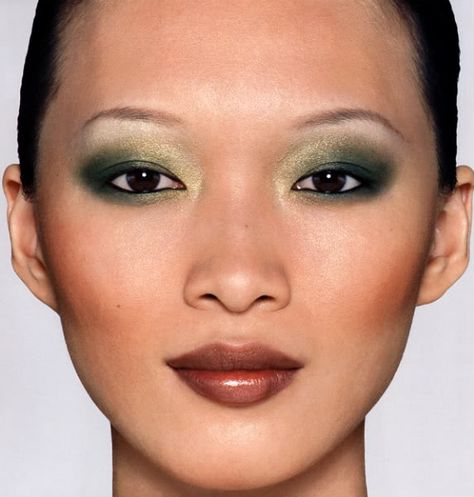 Ling Tan Makeup Green Eyeshadow, 90s Makeup, Makeup Books, Eye Makeup Looks, Retro Makeup, Nars Makeup, Green Makeup, Green Eyeshadow, Editorial Makeup