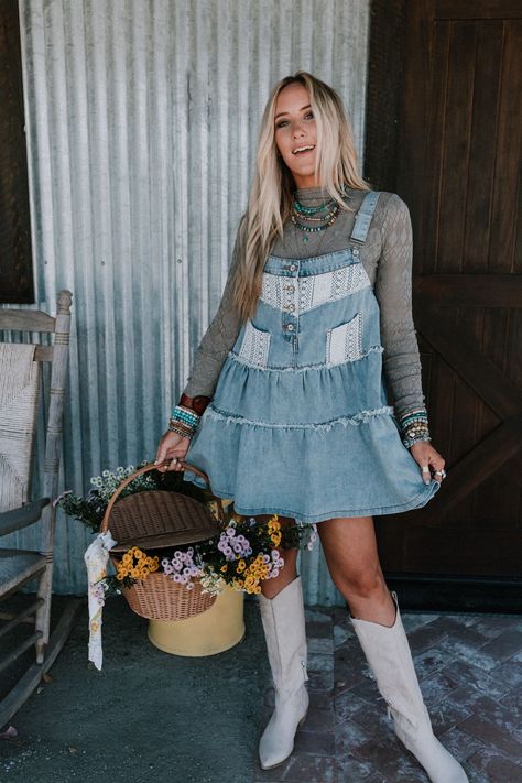 Petal Pockets Crochet Denim Dress - Denim Jean Dress With Boots, Denim Dress Outfit Winter, Overall Dress Outfit, Bohemian Clothing For Women, Church Outfit Fall, Southern Style Outfits, Mini Dress Style, Nashville Outfit, Casual Country Outfits