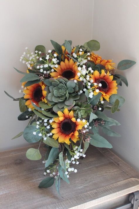 Sunflowers And Succulents, Bouquet With Sunflowers, Sunflower Bridal Bouquet, Sunflower Wedding Decorations, Silk Wedding Flowers, Sunflower Arrangements, Sunflower Themed Wedding, Sunflower Wedding Bouquet, Bridal Sunflowers