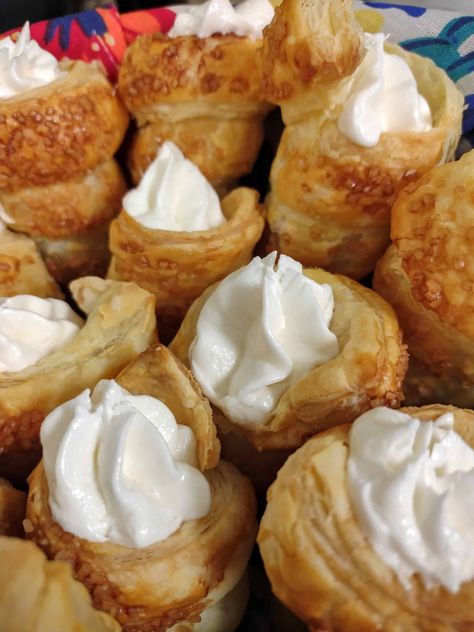 Puff Pastry Horns, Cream Filled Puff Pastry, Pastry Horns, Turkey Cheese Ball, Keto Comfort Food, Apple Rose Tart, Puff Pastry Filling, Cream Horns, Turkey Cookies