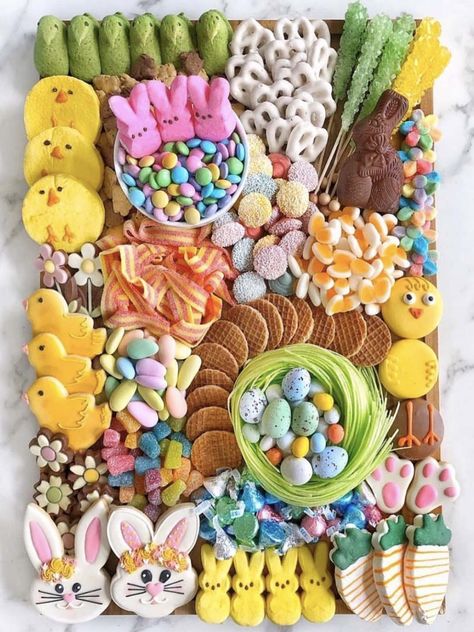 Easter Charcuterie Board, Easter Charcuterie, Candy Board, Charcuterie Board Ideas, Chocolate Easter Bunny, Easter Traditions, Candy Desserts, Easter Chocolate, Easter Candy