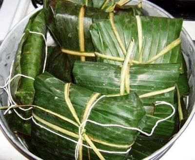 Nacatamales Recipe (Honduran, Nicaraguan meat and vegetable-filled tamales) Pasteles Recipe, Honduras Food, Nicaraguan Food, Honduran Recipes, Mexican Tamales, Gallo Pinto, Tamale Recipe, Meat And Vegetables, Special Occasion Food