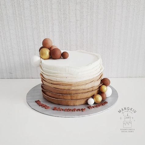 Brown Ombre Cake, Ombre Cakes, Unique Cakes Designs, Boho Cake, Ball Cake, 60th Birthday Cakes, Ombre Cake, Happy Birthday Frame, Unique Cakes