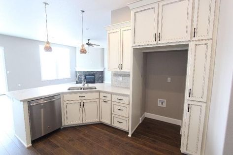 Kitchen Cabinets Showroom, Affordable Kitchen Cabinets, Peninsula Kitchen, Antique White Kitchen Cabinets, Antique Kitchen Cabinets, Used Kitchen Cabinets, Antique White Kitchen, Curved Kitchen, Kitchen Peninsula