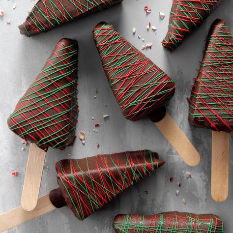 Surprise guests with a fun holiday treat—dipped cheesecake wedges you can eat without a fork. Whenever my son has one, he jokes that he wants to quit his job so he can sell them! —Maria Morelli, Kelowna, British Columbia Pot Luck Dishes For A Crowd Christmas, Winter Desserts For A Crowd, Easy Christmas Desserts For A Crowd, Potluck Recipes For A Crowd, Christmas Potluck Dishes, Christmas Desserts For A Crowd, Christmas Casseroles, Cheesecake On A Stick, Crowd Meals