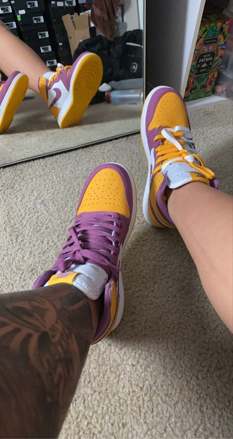 #sneakers #jordans #kotd Air Jordan 1 Brotherhood, Cute Jordans, Sneakers Jordans, Nike Shoes Girls, Omega Psi Phi, Hype Shoes, Air Jordan 1, Jordan Shoes