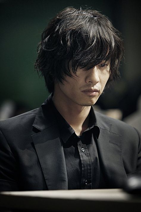 Bin in The Man From Nowhere. Great movie! The Man From Nowhere, Autumn In My Heart, Celebrities Reading, Won Bin, Korean Drama Movies, Kim Woo Bin, Performance Artist, Korean Celebrities, Actor Model