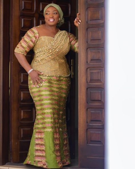 African Evening Dresses, Kente Fabric, Bride’s Mother, African Fashion Skirts, Kente Styles, Dinner Dress Classy, Fashion Skirts, Kaftan Style, African Fashion Women Clothing