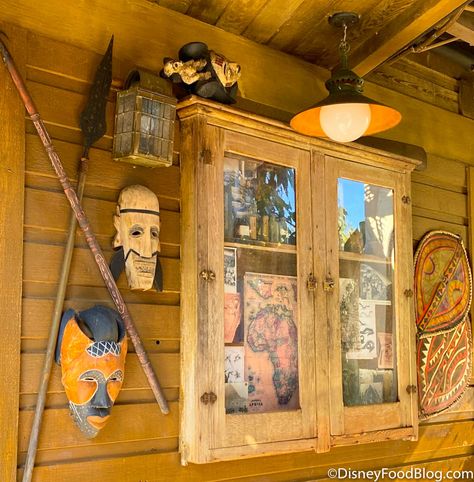 Cruise Bathroom, Jungle Cruise Disneyland, Adventure Room, Travel Nursery, Tiki Style, Disney World Rides, Jungle Cruise, Tiki Bar Decor, Tiki Tiki