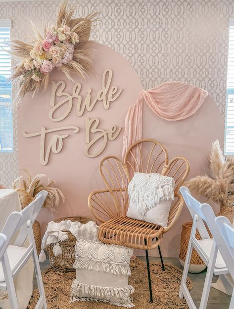 Bridal Shower Inspo, Bride Card, Picnic Decorations, Mode Kimono, Bridal Shower Inspiration, Peacock Chair, Bridal Shower Theme, Kitchen Tea, Bride To Be