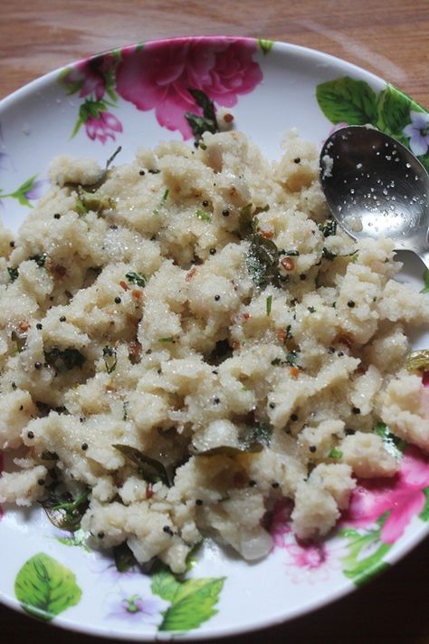 Rava Upma Recipe, Rava Upma, South Indian Breakfast Recipes, South Indian Breakfast, Upma Recipe, Naan Recipe, Coconut Chutney, Indian Breakfast, Yummy Comfort Food