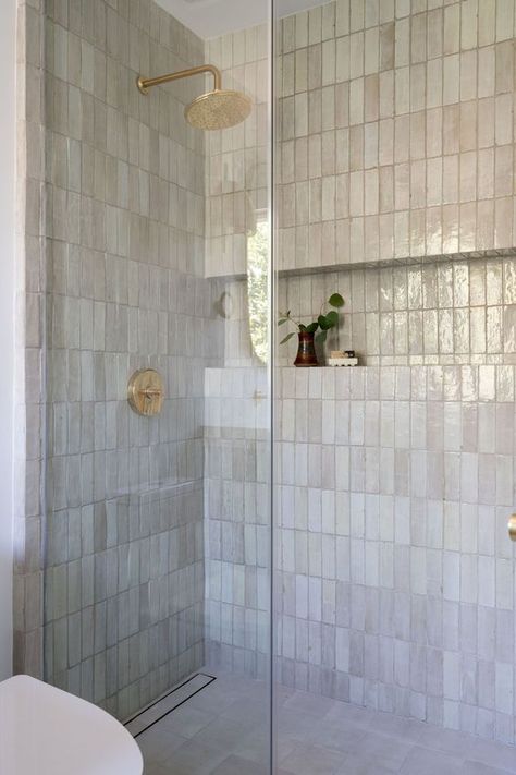 Top 7 Bathroom Shower Trends for 2024 - Nikki's Plate Master Shower Tile, Small Master Bath, Master Bath Shower, Full Bathroom Remodel, Master Shower, Digital Showers, Bathroom Shower Tile, Trends For 2024, Bathroom Remodel Designs