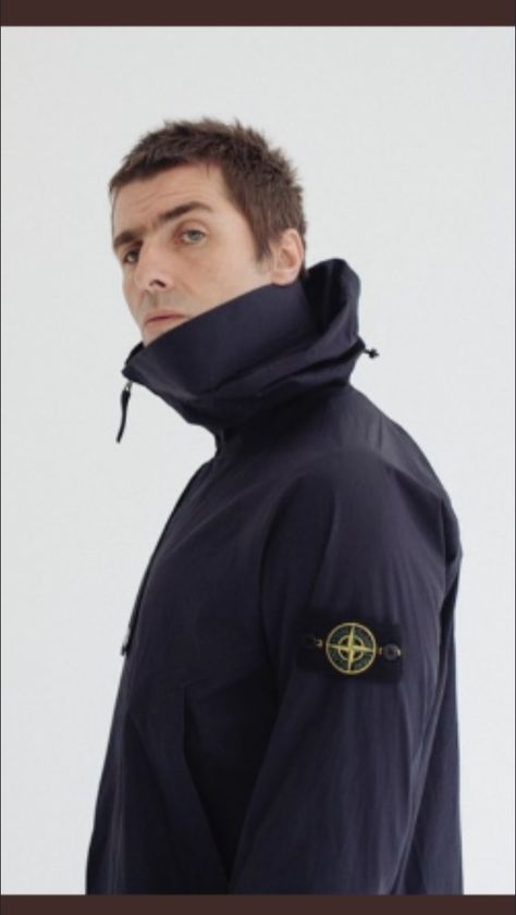 Liam Gallagher Oasis, Stone Island Jacket, Liam And Noel, Steet Style, Football Casuals, Noel Gallagher, Liam Gallagher, Song Video, Fashion Design Portfolio