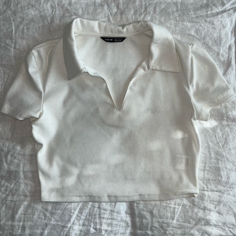 White Crop Top With Collar And V-Neck Detail. Brand New Never Worn Crop Top With Collar, Collared Crop Top, Top With Collar, Shein Tops, White Crop, White Crop Top, White Tops, Crop Top, Womens Tops