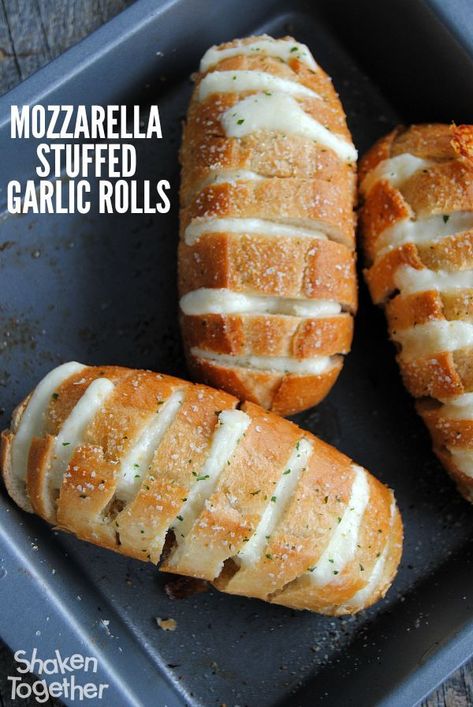 Fresh Mozzarella Recipe Appetizers, Fresh Mozzarella Appetizers, Fresh Mozzarella Recipe, Frozen Garlic, Mozzarella Sandwich, Garlic Rolls, Mozzarella Recipes, Garlic Cheese Bread, Garlic Cheese