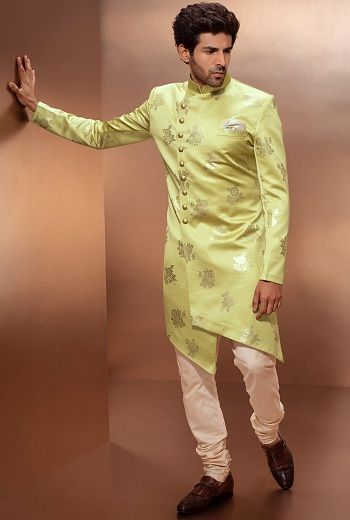 Dulha Pose, Karthik Aryaan, Angarakha Kurta, Indian Menswear, Indowestern Outfits, Indo Western For Men, Sherwani For Men Wedding, Wedding Kurta For Men, Boys Kurta Design