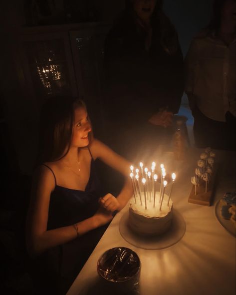 Black Birthday Dress Aesthetic, Birthday Aesthetic Activities, The Messy Birthday, Sweet 16 With Friends, Dark Dinner Party Aesthetic, Birthday Night In, Classy Sweet 16, Fourteenth Birthday Party Ideas, October Birthday Aesthetic