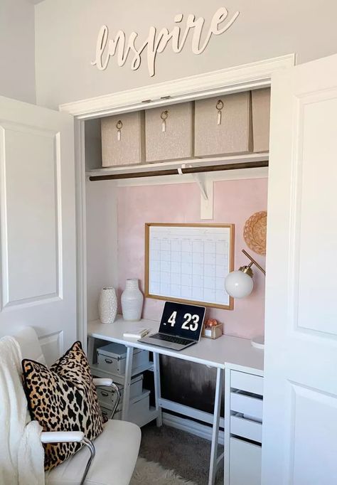 White Modern Desk, Closet Offices, White Desk With Drawers, Offices Ideas, Closet Desk, Clever Closet, Private Workspace, Home Office Closet, White Office Chair