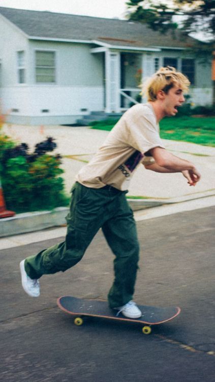 Skater Boy Outfits Aesthetic 90s, Skater Boy Outfits Summer, Aesthetic Skater Boy, 90s Skater Boy, Skater Boy Outfits 90s, Skater Boy Outfits Grunge, Skater Boy Outfits Aesthetic, Boy Outfits Aesthetic, Skater Boy Outfits