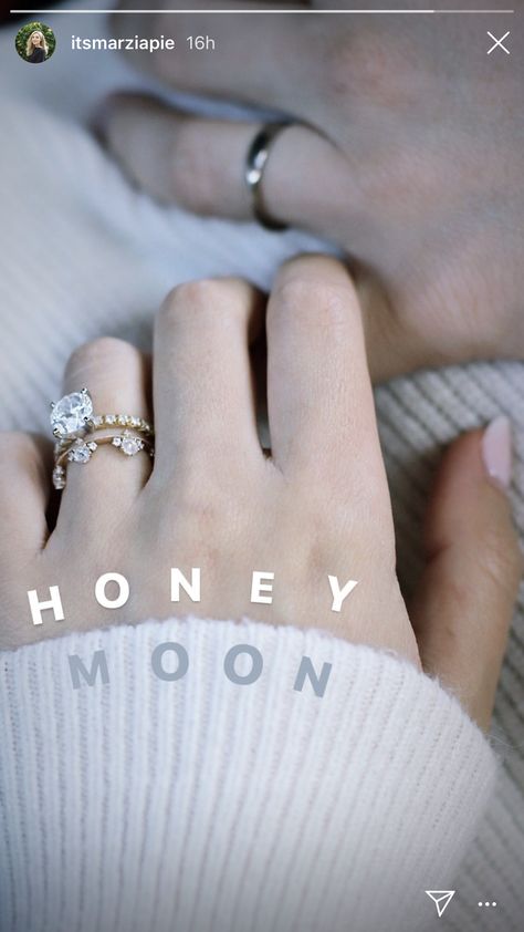 Okay I’m really in love with this especially the wedding band like omg Marzia And Felix, Marzia Kjellberg, Simple Ring Design, Anniversary Rings For Her, Royal Flush, Cute Engagement Rings, Rami Malek, Emerald Cut Rings, Pave Engagement Ring