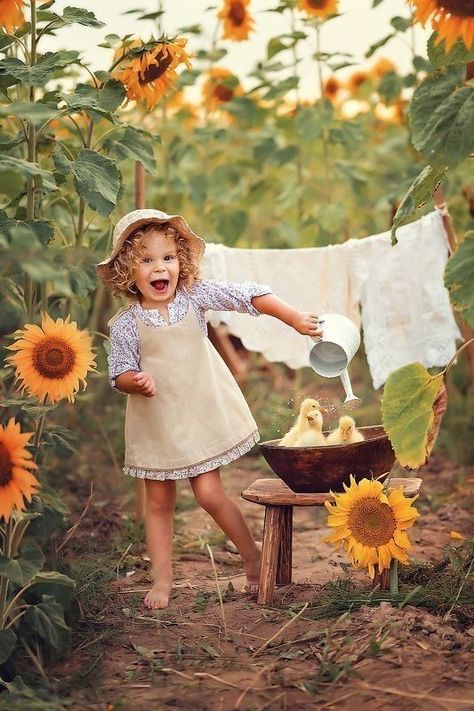 Sunflower Field Photography, Garden Whimsical, Whimsical Photography, Bloom Photography, Mini Photo Sessions, Toddler Photoshoot, Farm Photography, Outdoor Pictures, Photography Themes