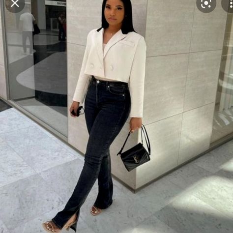 Zara New Split High Waisted Jeans High Waisted Jeans Outfit, Blazer Zara, Nice Jeans, Zara New, Mode Ootd, Cropped Blazer, High Waisted Jeans, Best Jeans, Zara Jeans