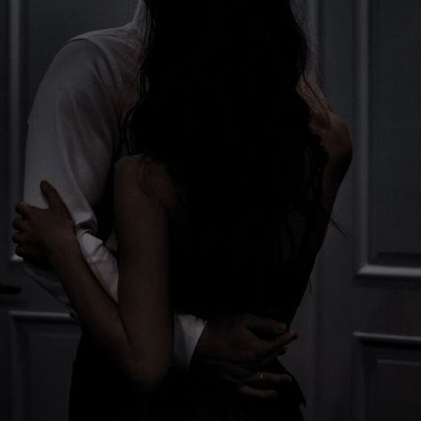 Couples Aethstetic, Juniper Hill, Dark Romance Books, Dark Feminine Aesthetic, Character Aesthetic, Couple Aesthetic, Cute Couple Pictures, Cute Couples Goals, Book Aesthetic